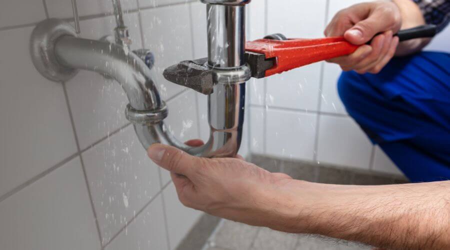 Expert burst pipe repair services in Cave City, AR
